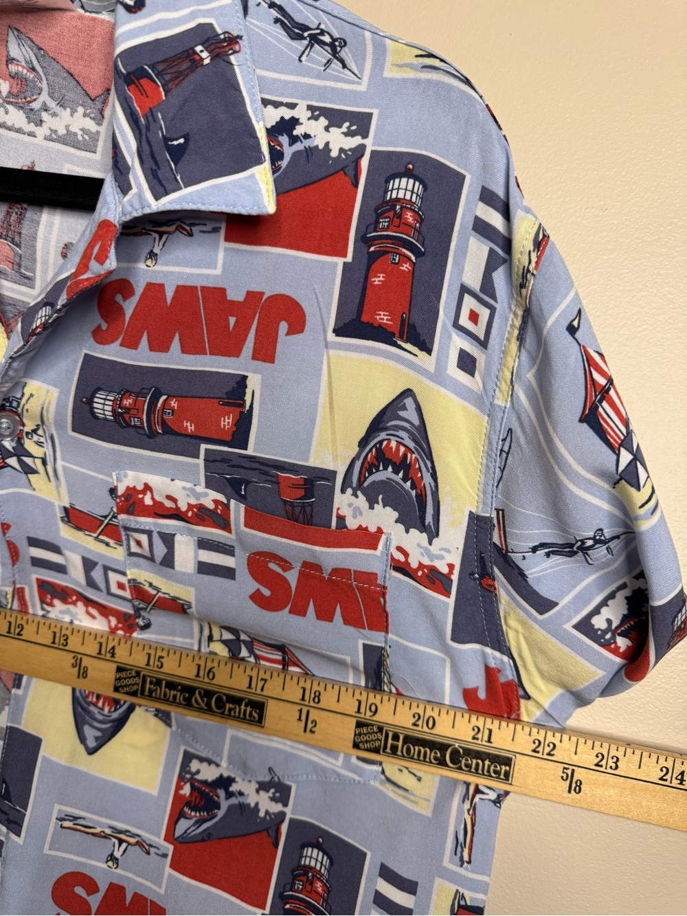 JAWS Men’s Graphic Button-Up All Over Shark Pattern - Picture 5 of 6